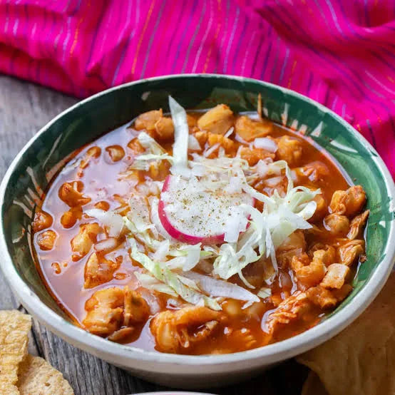 Receta para hacer un rico pozole mexicano
